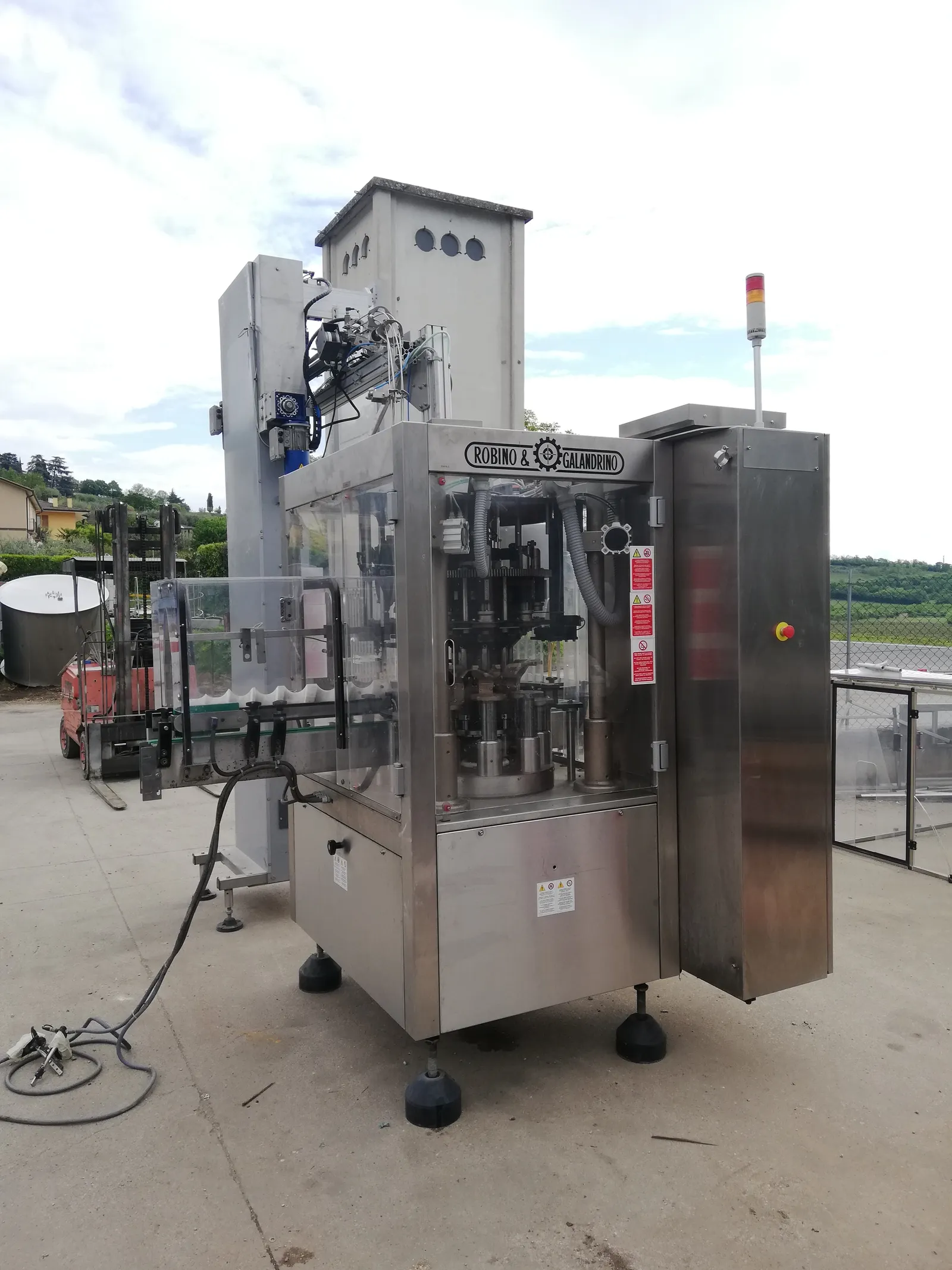 Robino & Galandrino RECORD 8 muselet machine